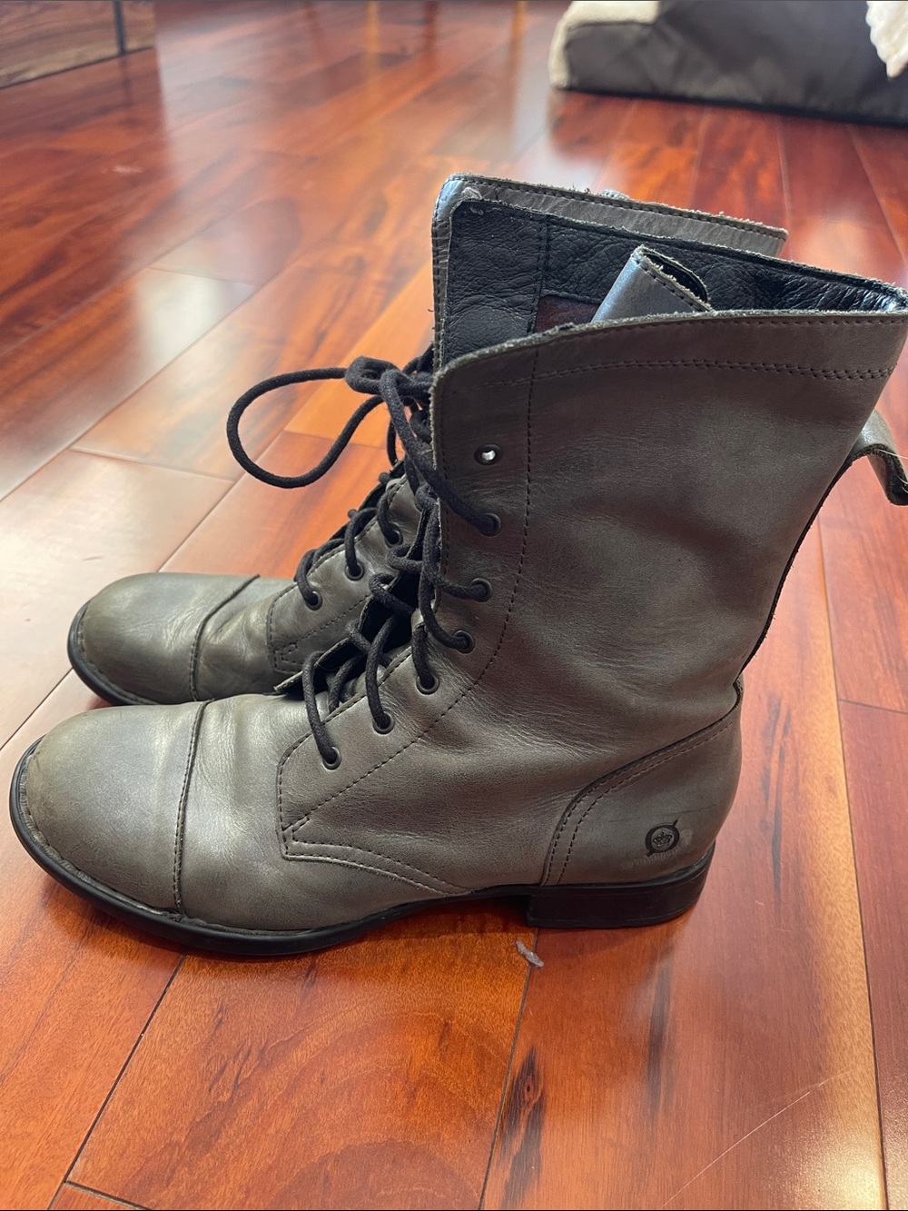 Born Silver Gray Lace-Up Leather Combat Boots - Women size 9/40 - Picture 5 of 9